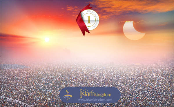 أول من يسلم عليه الحق ويأخذ كتابه بيمينه هو <b>عمر بن الخطاب رضي الله عنه</b>.